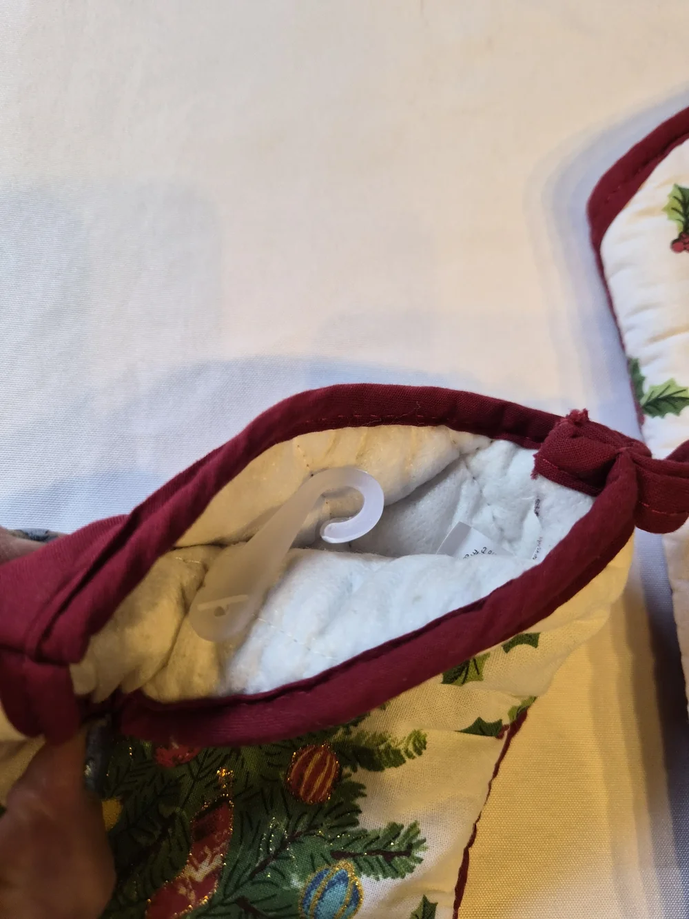 Holiday Christmas Tree Oven Mitts - White/Green